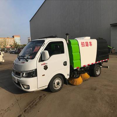 東風柴油小型掃路車 一車多能，冬季除雪與四季清掃的完美解決方案